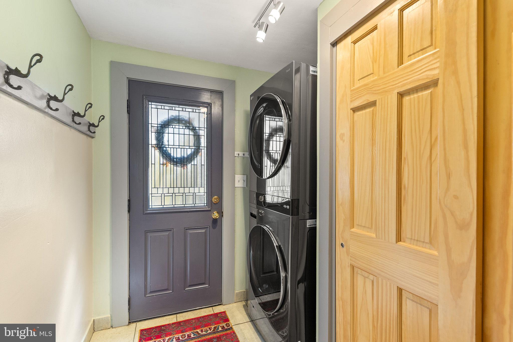 2681 Halfway Road The Plains, VA 20198 - Photo 26 of 31 MUDROOM/LAUNDRY ROOM