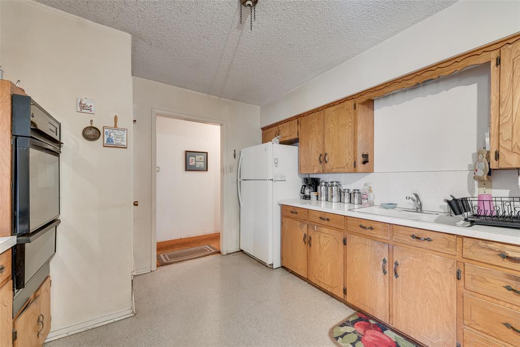 110 Hackberry Street Lancaster, TX 75146 - Photo 16 of 31