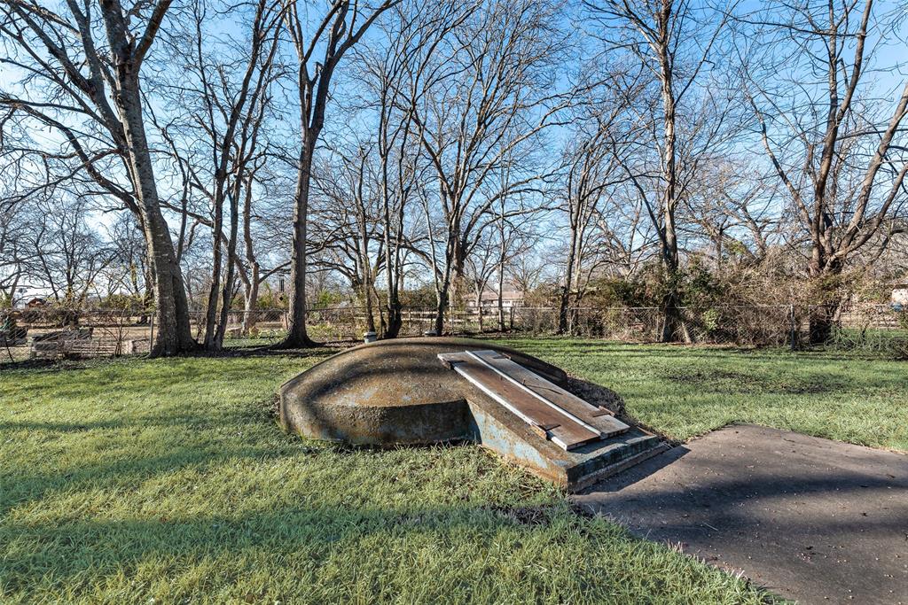 110 Hackberry Street Lancaster, TX 75146 - Photo 30 of 31 Storm Shelter!