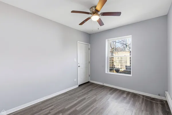 $1,300 | 16 East 118th Place, Unit 1F, Chicago, IL 60628