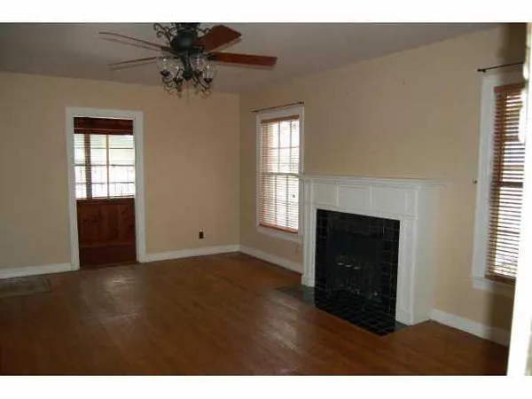 $2,500 | 1308 Crestwood Road, Unit A, Austin, TX 78722