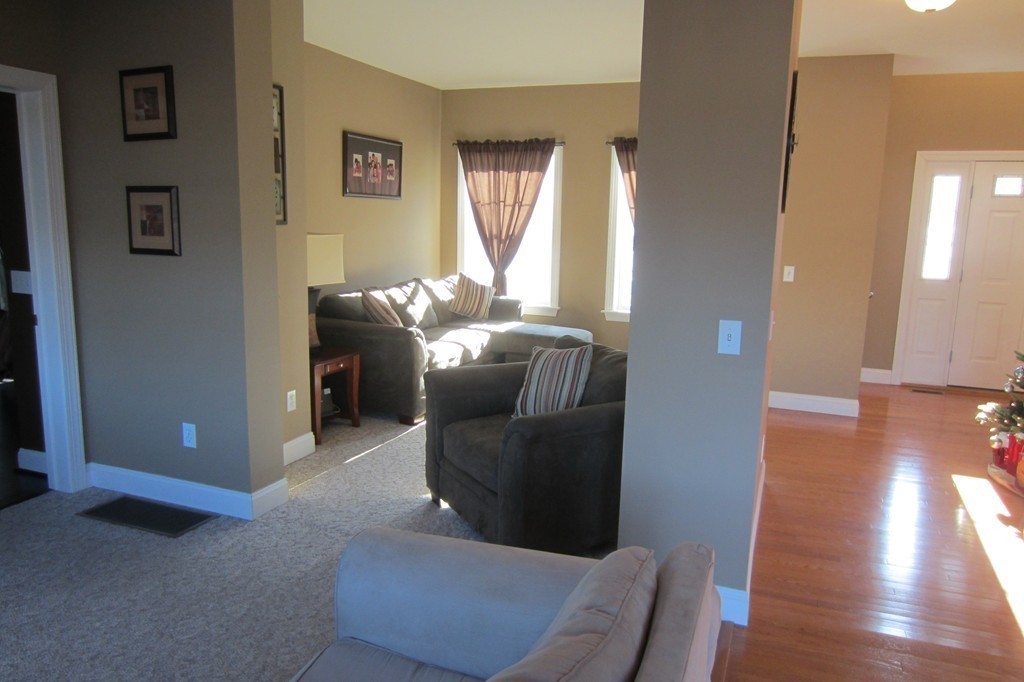 8 Chelsie Way Charlton, MA 01507 - Photo 12 of 30
