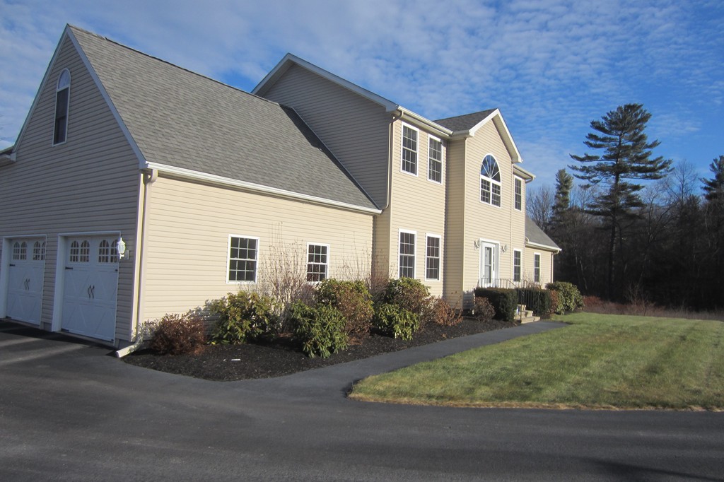8 Chelsie Way Charlton, MA 01507 - Photo 2 of 30