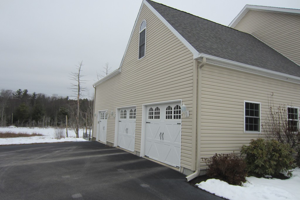 8 Chelsie Way Charlton, MA 01507 - Photo 3 of 30