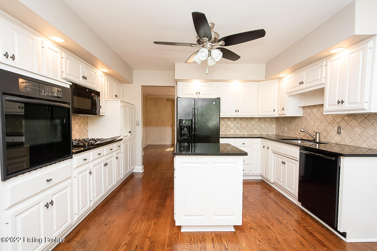 210 North Chadwick Road Louisville, KY 40222 - Photo 13 of 46 Eat-In Kitchen