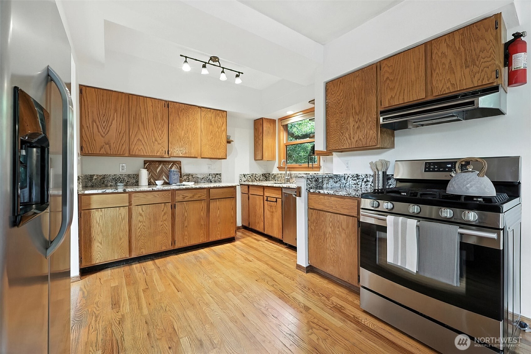3647 Renton Avenue South Seattle, WA 98108 - Photo 14 of 39