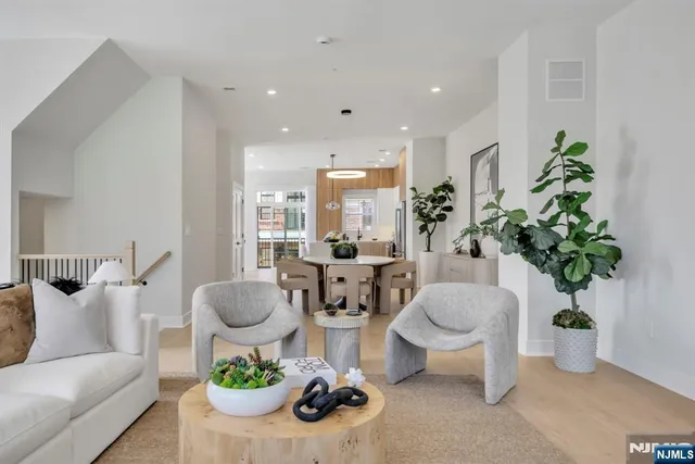 $8,195 | 15 Davis Drive, Englewood Cliffs, NJ 07632