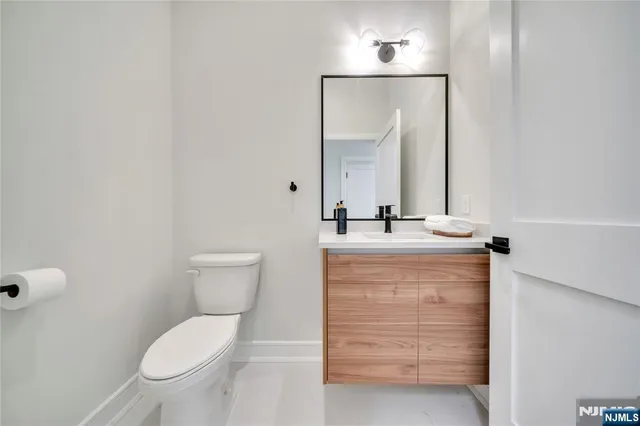 $8,195 | 15 Davis Drive, Englewood Cliffs, NJ 07632