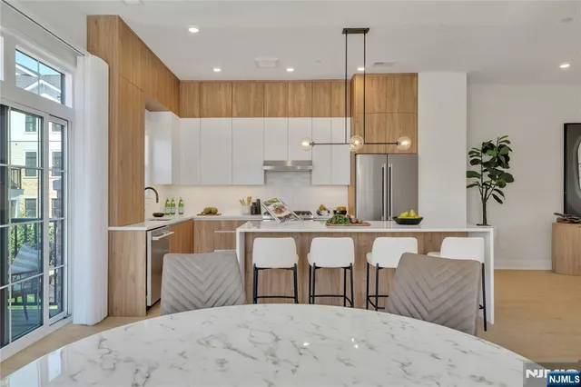 $8,195 | 15 Davis Drive, Englewood Cliffs, NJ 07632