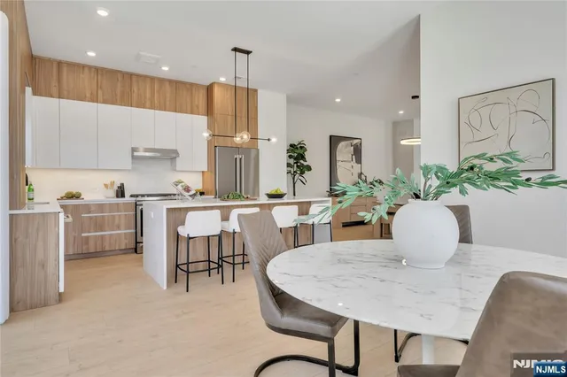 $8,195 | 15 Davis Drive, Englewood Cliffs, NJ 07632