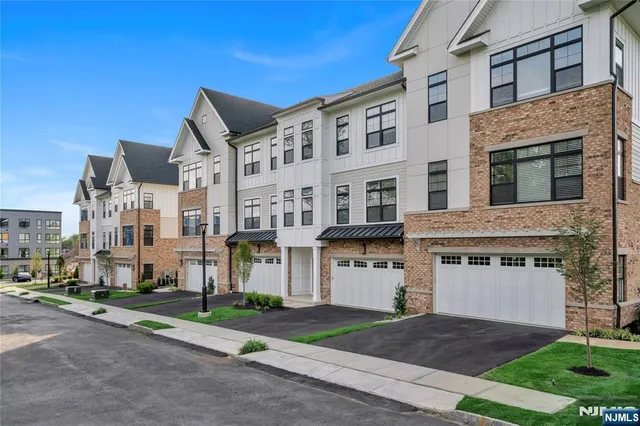 $8,195 | 15 Davis Drive, Englewood Cliffs, NJ 07632