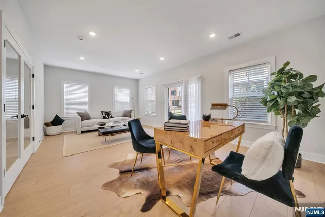 $8,195 | 15 Davis Drive, Englewood Cliffs, NJ 07632