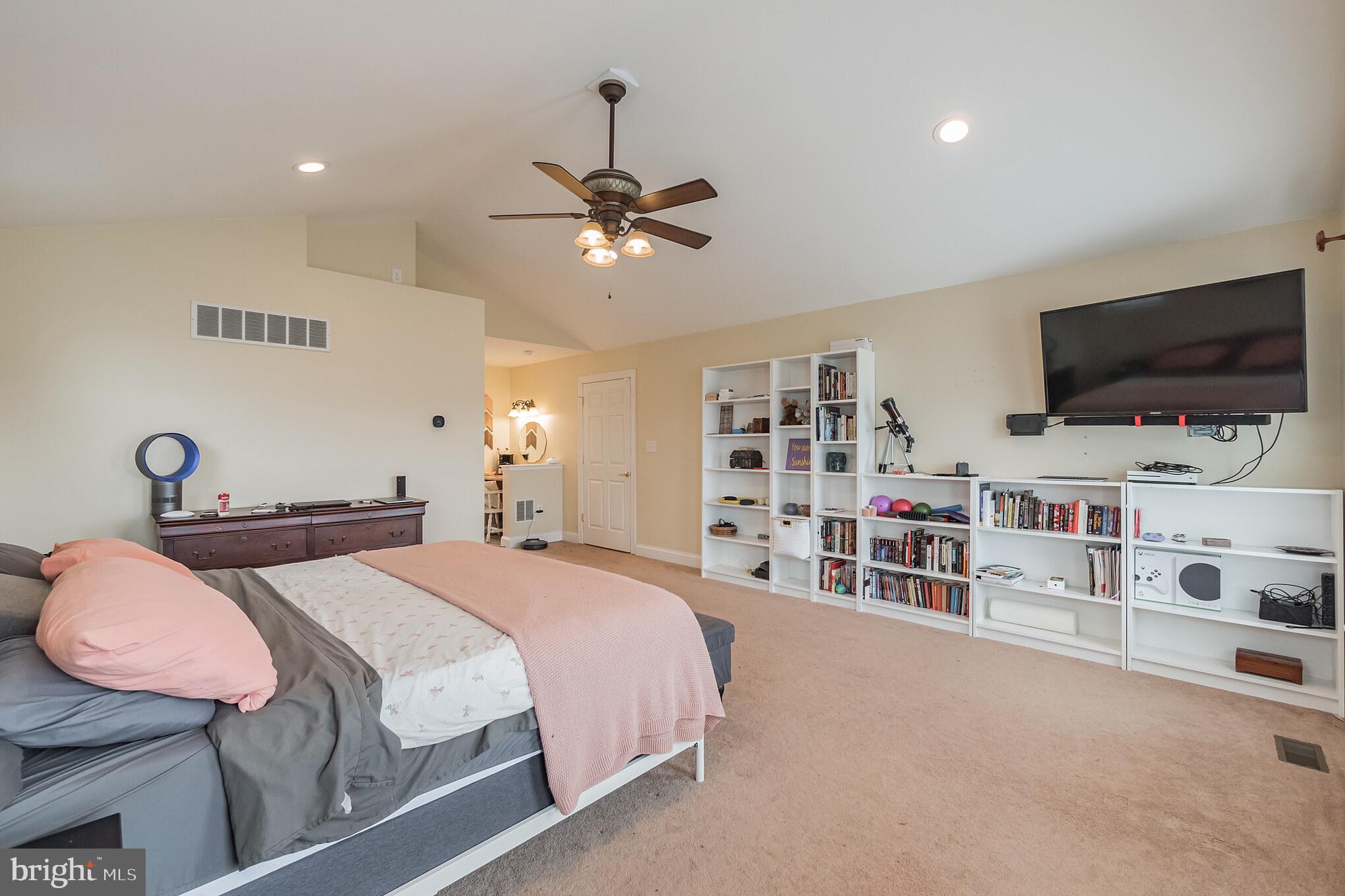 4605 Ridge Road Mount Airy, MD 21771 - Photo 16 of 35