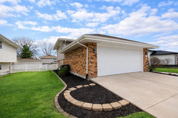 $475,000 | 16755 Oleander Avenue, Tinley Park, IL 60477
