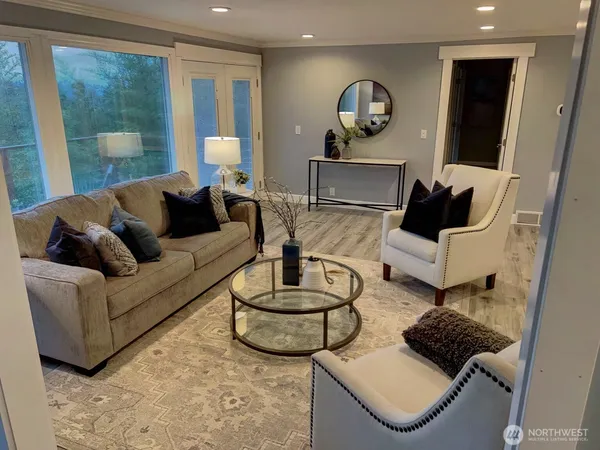$749,950 | 21010 9th Avenue South, Des Moines, WA 98198