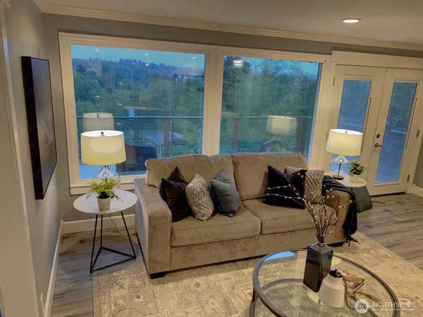 $749,950 | 21010 9th Avenue South, Des Moines, WA 98198