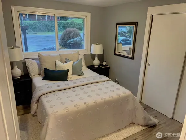 $749,950 | 21010 9th Avenue South, Des Moines, WA 98198