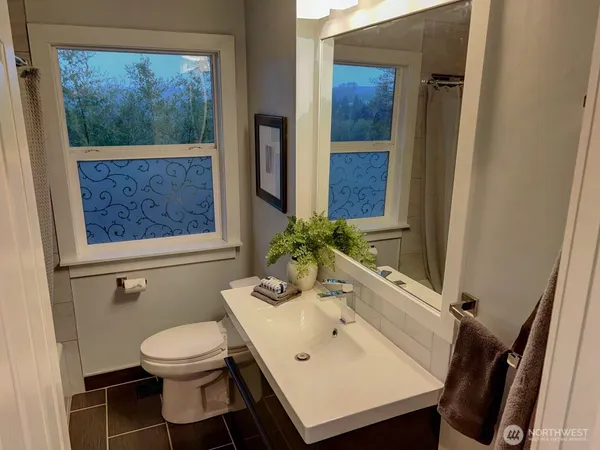 $749,950 | 21010 9th Avenue South, Des Moines, WA 98198