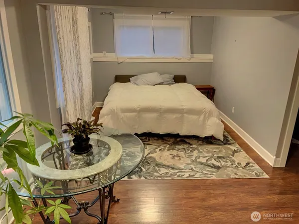 $749,950 | 21010 9th Avenue South, Des Moines, WA 98198