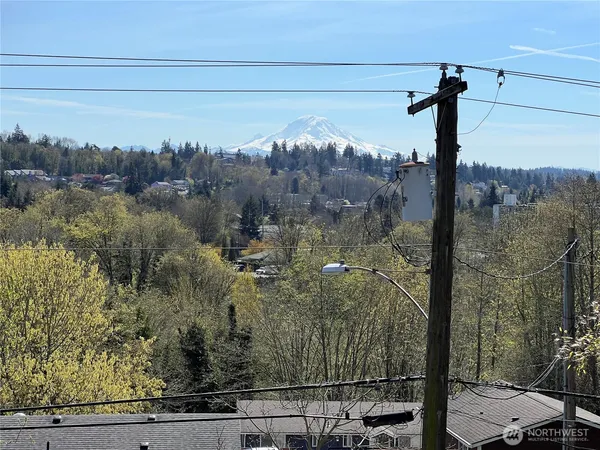 $749,950 | 21010 9th Avenue South, Des Moines, WA 98198