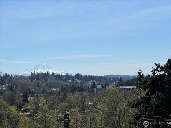 $749,950 | 21010 9th Avenue South, Des Moines, WA 98198