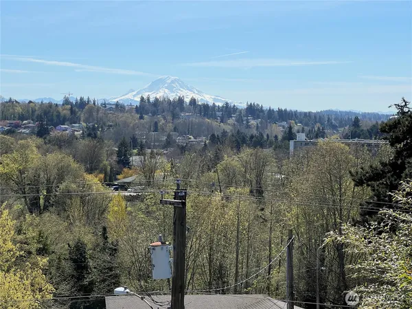 $749,950 | 21010 9th Avenue South, Des Moines, WA 98198