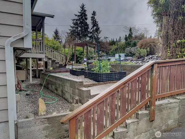 $749,950 | 21010 9th Avenue South, Des Moines, WA 98198