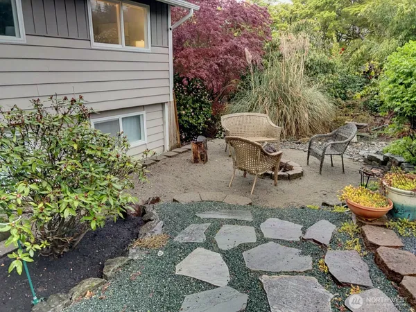 $749,950 | 21010 9th Avenue South, Des Moines, WA 98198