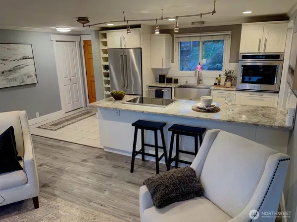 $749,950 | 21010 9th Avenue South, Des Moines, WA 98198