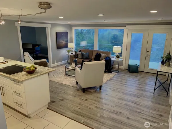 $749,950 | 21010 9th Avenue South, Des Moines, WA 98198