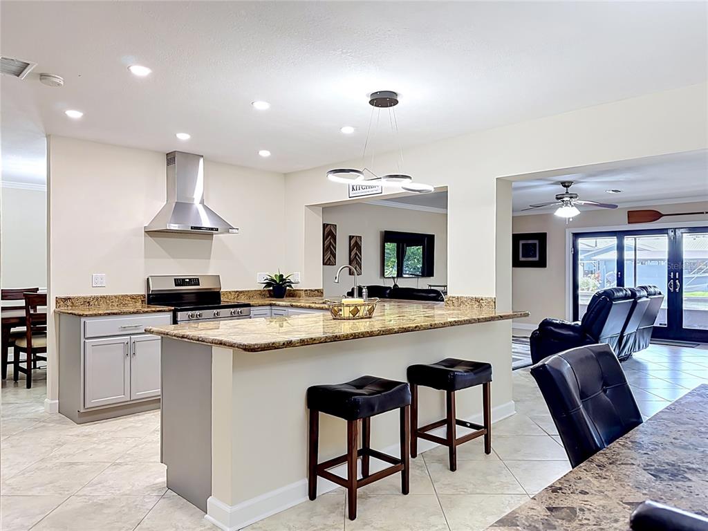 6517 Solitaire Palm Way Apollo Beach, FL 33572 - Photo 13 of 58