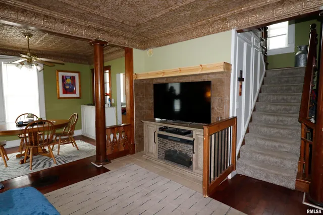 $149,900 | 303 North William Street, Farmer City, IL 61842