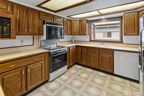 $489,999 | 410 1st Street, Easton, WA 98925