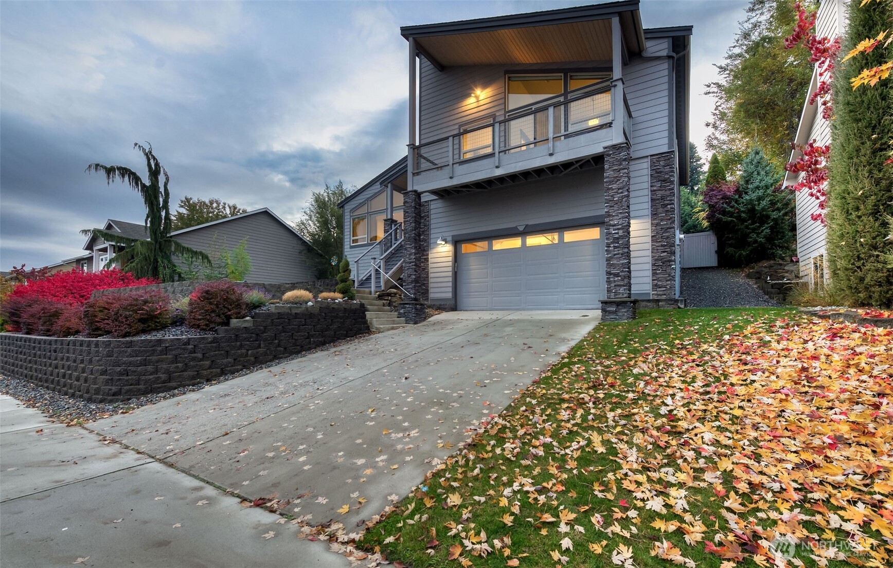 2136 West Honeysett Road Wenatchee, WA 98801 - Photo 2 of 36 Gallery Image 2