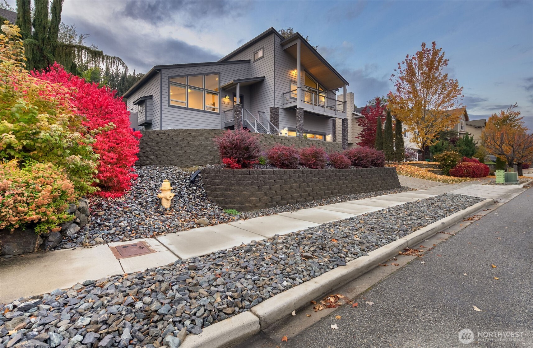 2136 West Honeysett Road Wenatchee, WA 98801 - Photo 3 of 36 Gallery Image 3