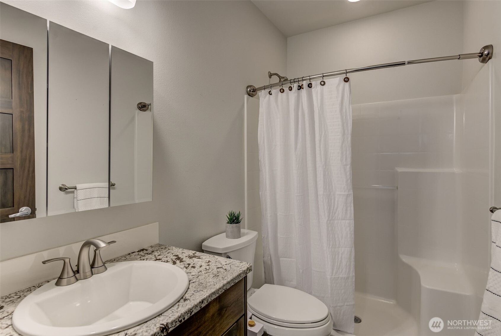 2136 West Honeysett Road Wenatchee, WA 98801 - Photo 31 of 36 Gallery Image 31