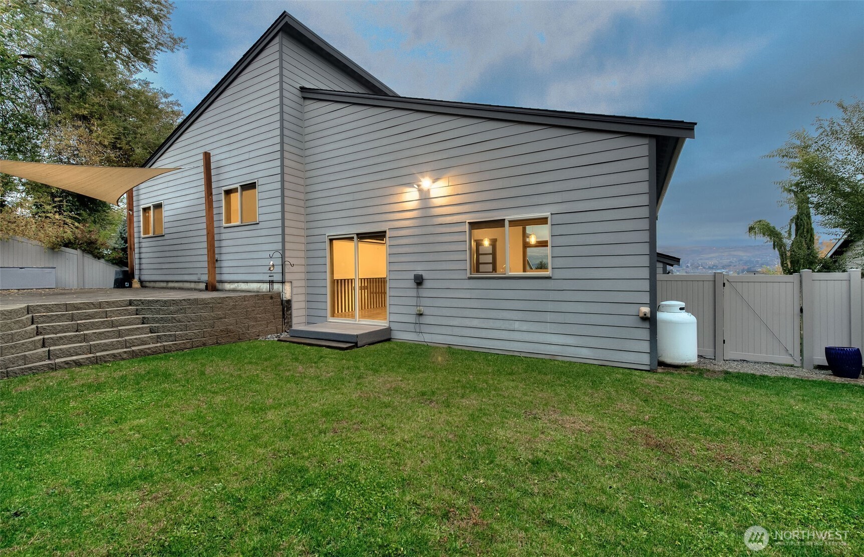 2136 West Honeysett Road Wenatchee, WA 98801 - Photo 35 of 36 Gallery Image 35