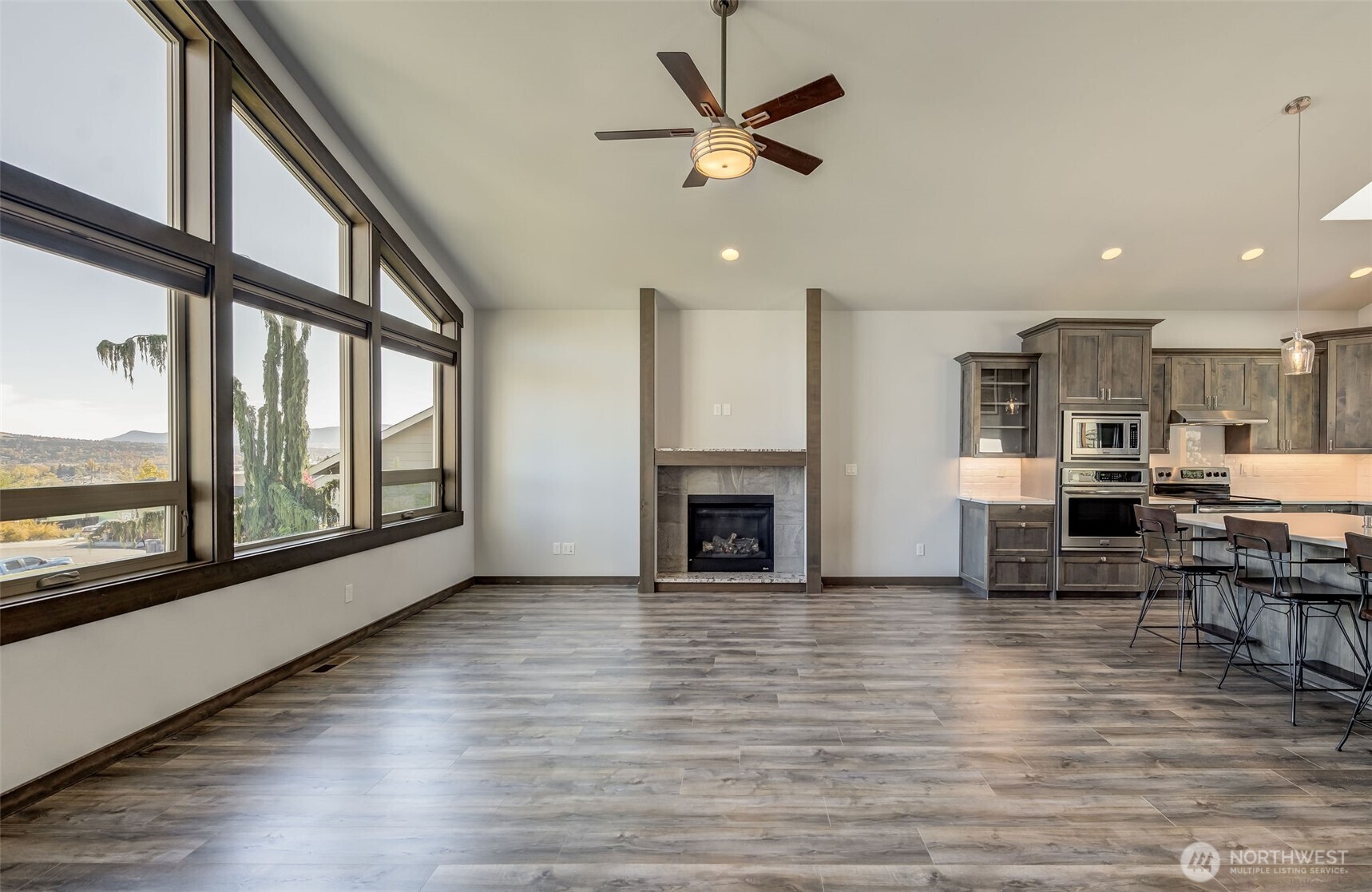 2136 West Honeysett Road Wenatchee, WA 98801 - Photo 6 of 36 Gallery Image 6