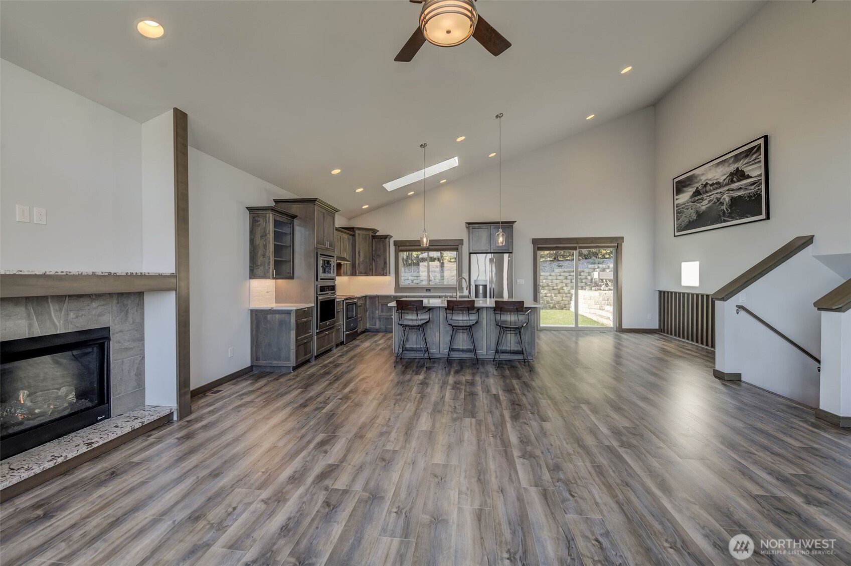 2136 West Honeysett Road Wenatchee, WA 98801 - Photo 7 of 36 Gallery Image 7