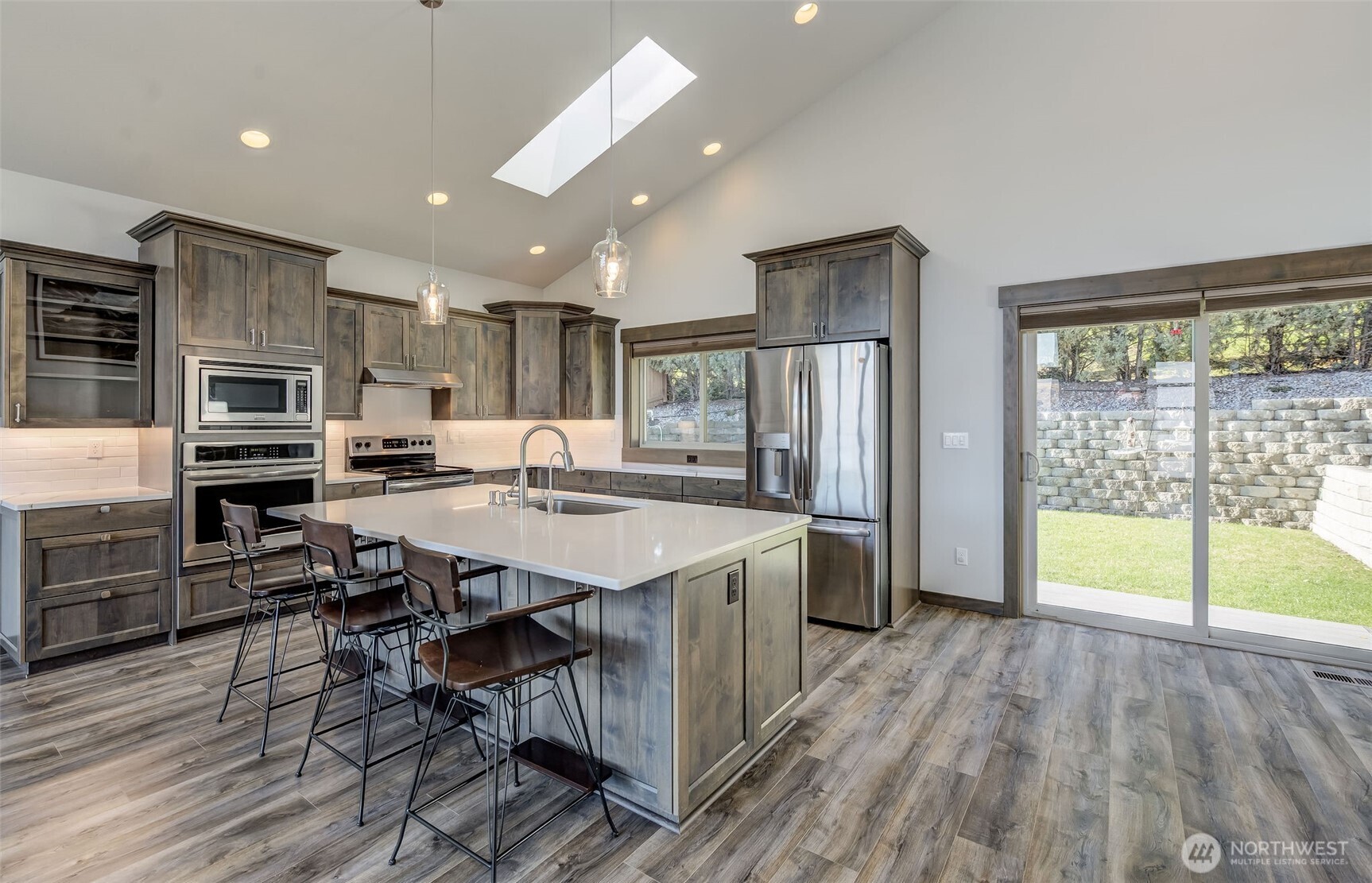 2136 West Honeysett Road Wenatchee, WA 98801 - Photo 10 of 36 Gallery Image 10