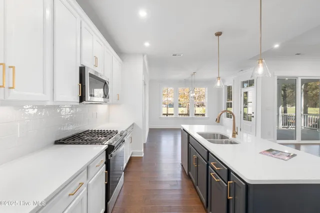 $499,900 | 172 Roanoke Drive, Hertford, NC 27944