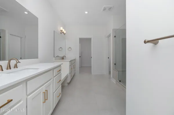 $499,900 | 172 Roanoke Drive, Hertford, NC 27944