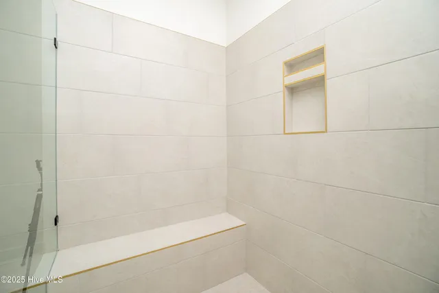 $499,900 | 172 Roanoke Drive, Hertford, NC 27944