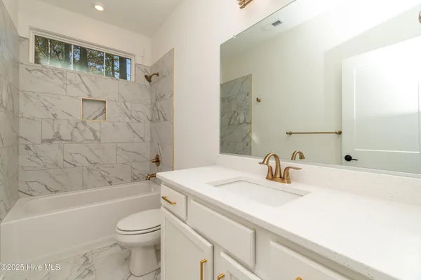 $499,900 | 172 Roanoke Drive, Hertford, NC 27944