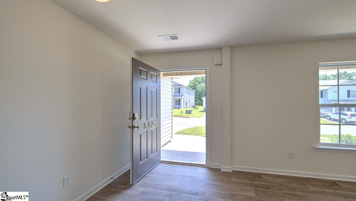 592 Craftsman Lane Boiling Springs, SC 29316 - Photo 2 of 32 Gallery Image 2