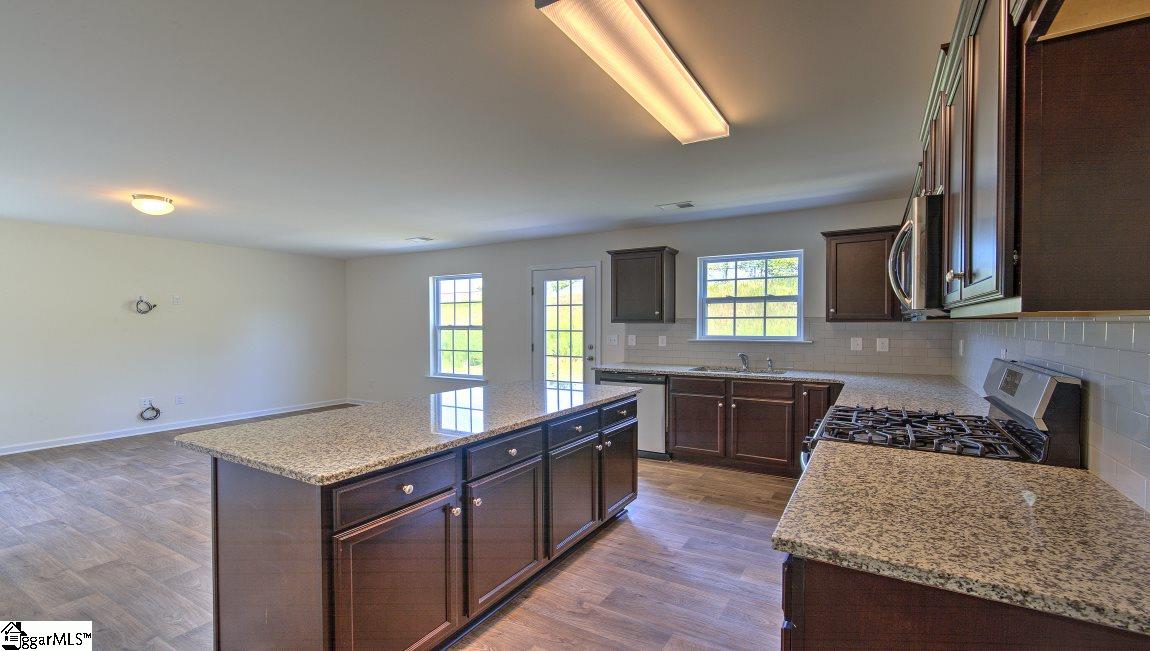 592 Craftsman Lane Boiling Springs, SC 29316 - Photo 11 of 32 Gallery Image 11