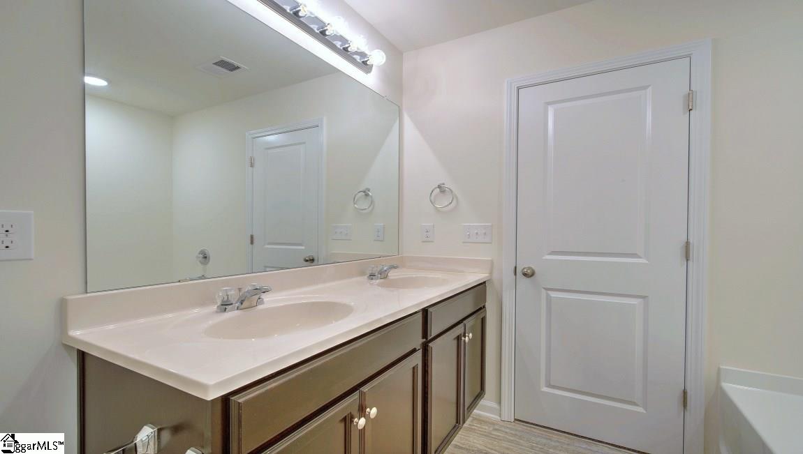 592 Craftsman Lane Boiling Springs, SC 29316 - Photo 16 of 32 Gallery Image 16