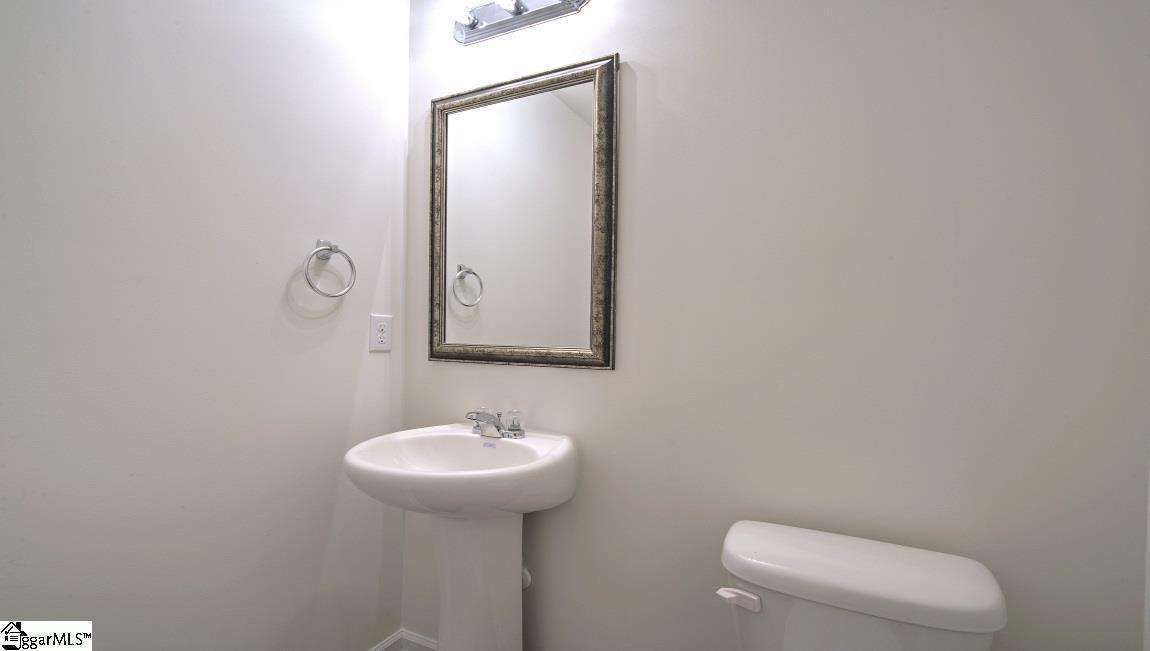 592 Craftsman Lane Boiling Springs, SC 29316 - Photo 20 of 32 half bath downstairs