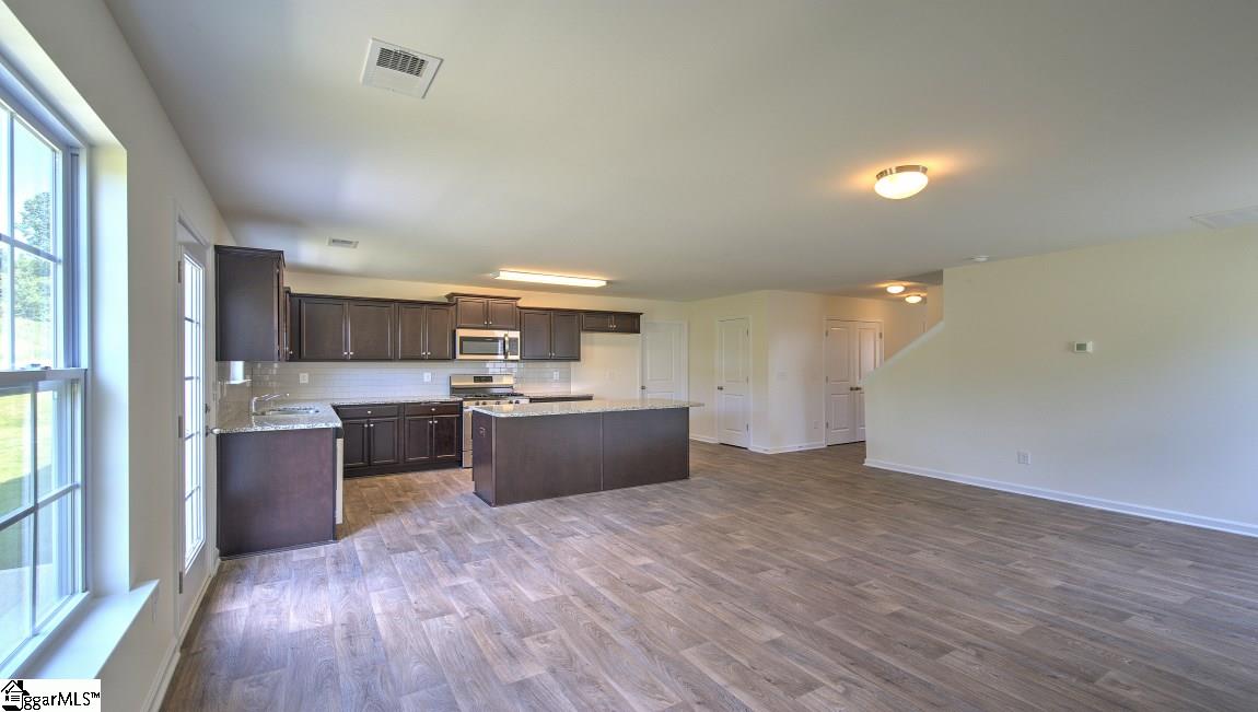 592 Craftsman Lane Boiling Springs, SC 29316 - Photo 7 of 32 Gallery Image 7
