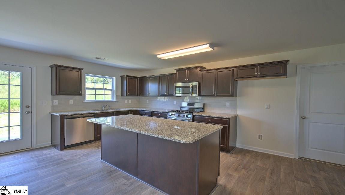 592 Craftsman Lane Boiling Springs, SC 29316 - Photo 9 of 32 Gallery Image 9